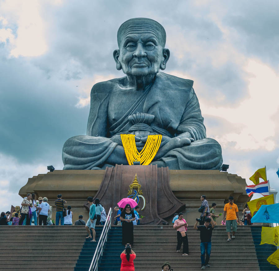 Luang Phu Thuad statue at Wat Huay Mongkol