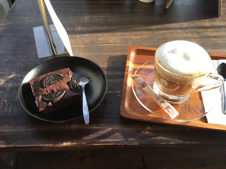 Latte and brownie at Remix Cafe Hua Hin