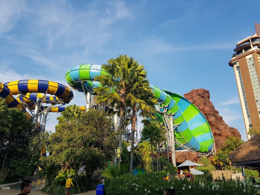 Vana Nava Hua Hin slides, with Holiday Inn